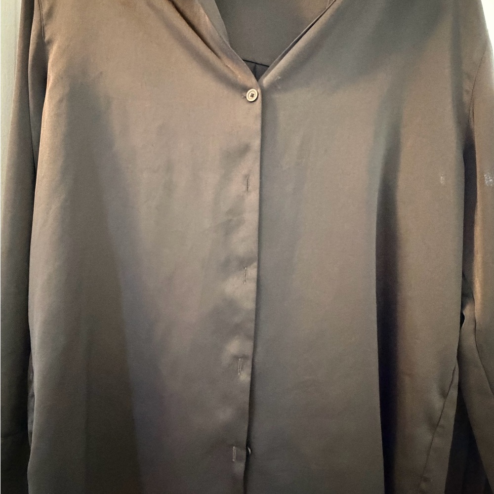 Womens Black Button-Front long Sleeve Shirt